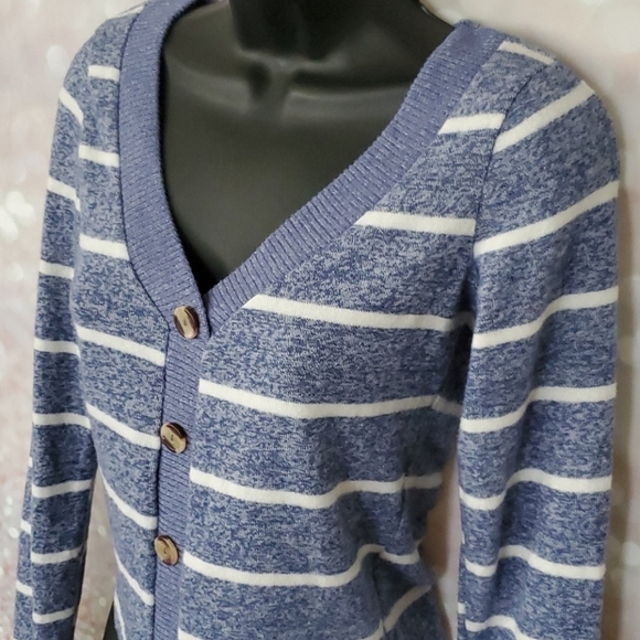 Poof V-Neck Soft Fitted Top - Picture 3 of 3